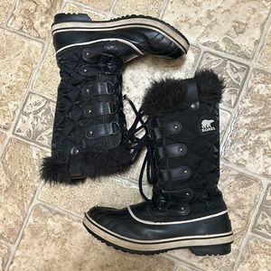 Sorel Tofino Boots